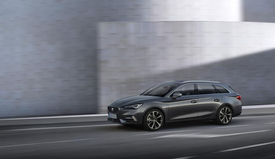  Seat Leon Sportstourer FR eHybrid 2020 года  (WW) (фото 10 из 16)